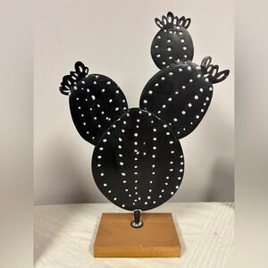 Pier 1 Metal cactus